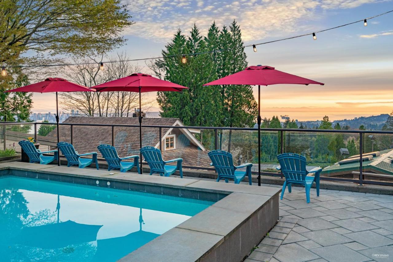 Grouse Cheerful Large Private Bedroom, Bath, Shared Deck, Pool, Hot Tub North Vancouver Buitenkant foto