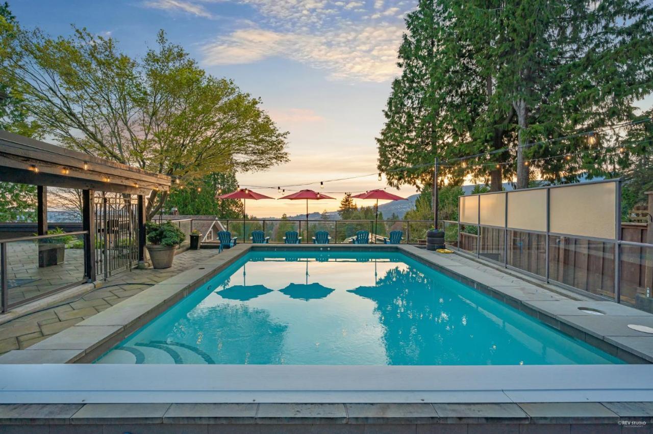 Grouse Cheerful Large Private Bedroom, Bath, Shared Deck, Pool, Hot Tub North Vancouver Buitenkant foto