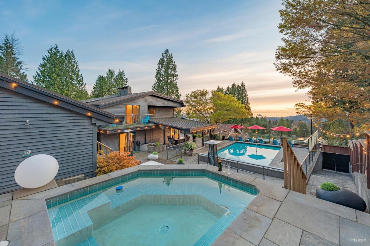 Grouse Cheerful Large Private Bedroom, Bath, Shared Deck, Pool, Hot Tub North Vancouver Buitenkant foto