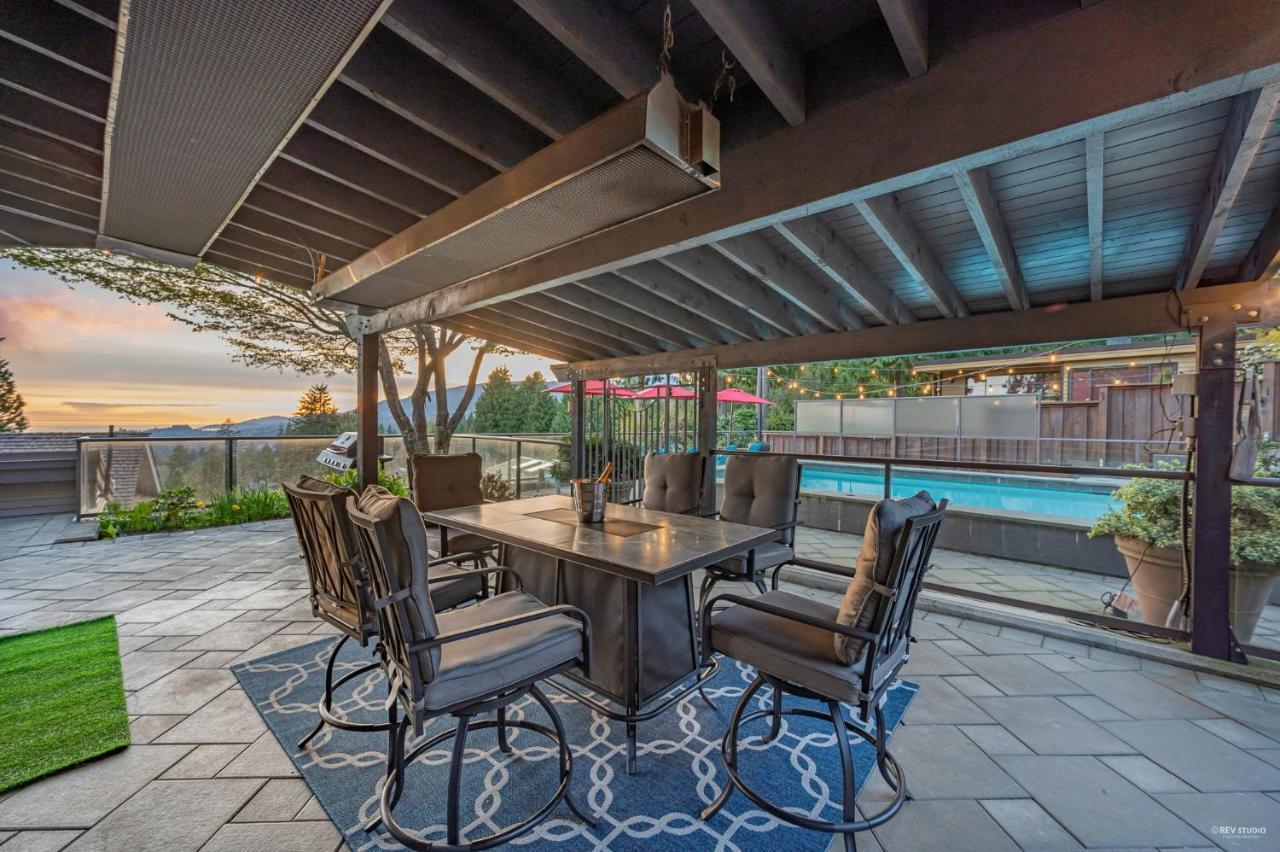 Grouse Cheerful Large Private Bedroom, Bath, Shared Deck, Pool, Hot Tub North Vancouver Buitenkant foto