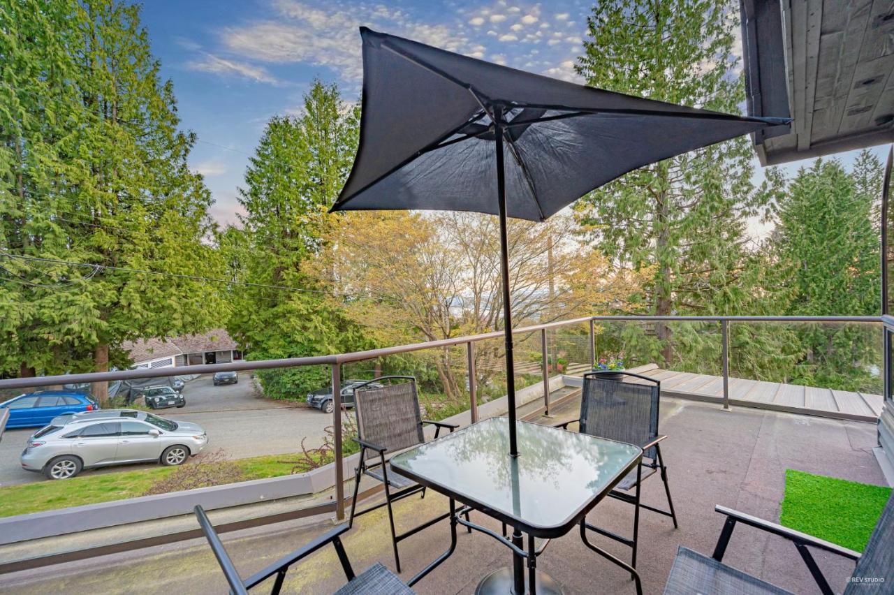 Grouse Cheerful Large Private Bedroom, Bath, Shared Deck, Pool, Hot Tub North Vancouver Buitenkant foto