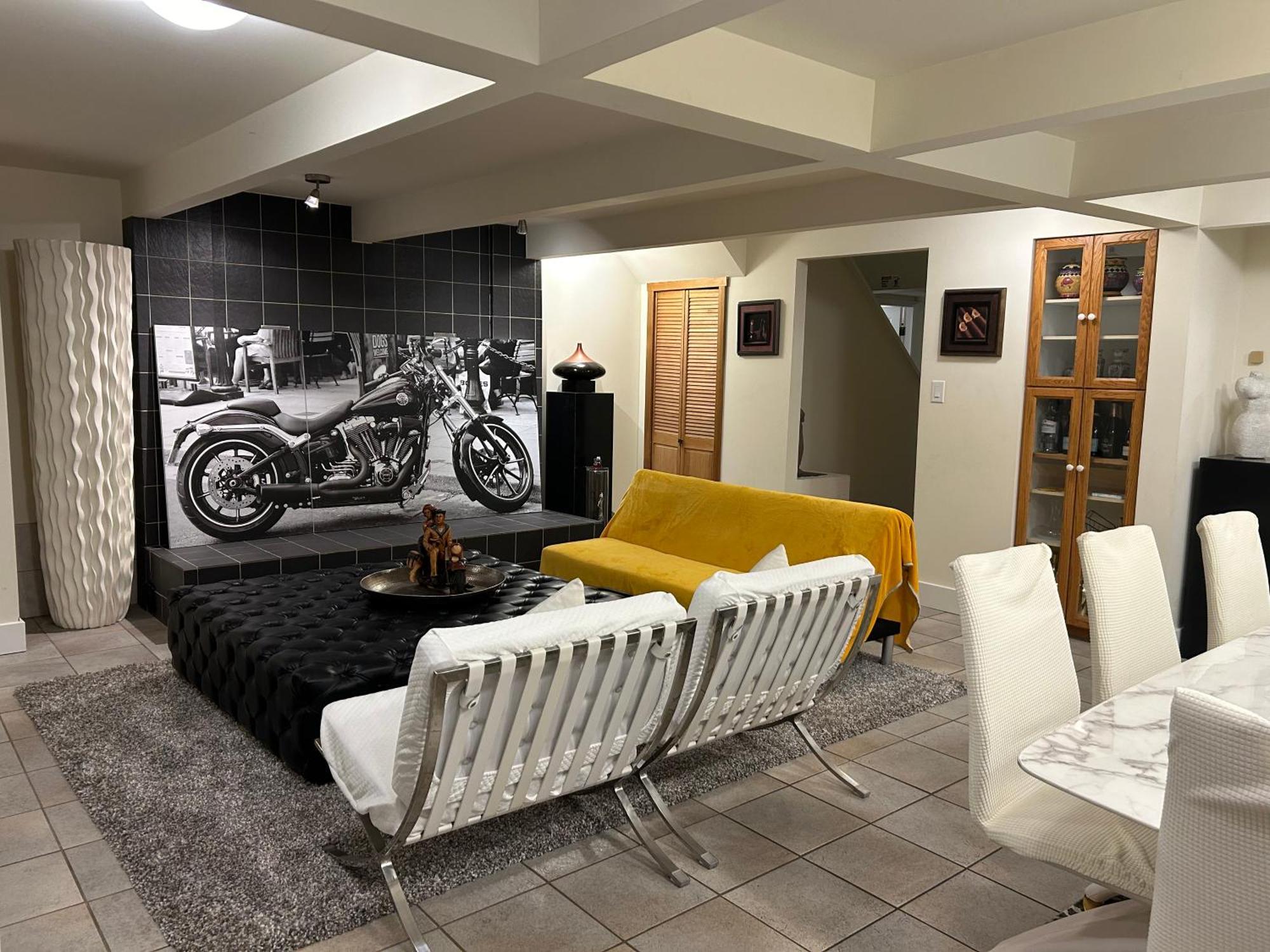 Grouse Cheerful Large Private Bedroom, Bath, Shared Deck, Pool, Hot Tub North Vancouver Buitenkant foto