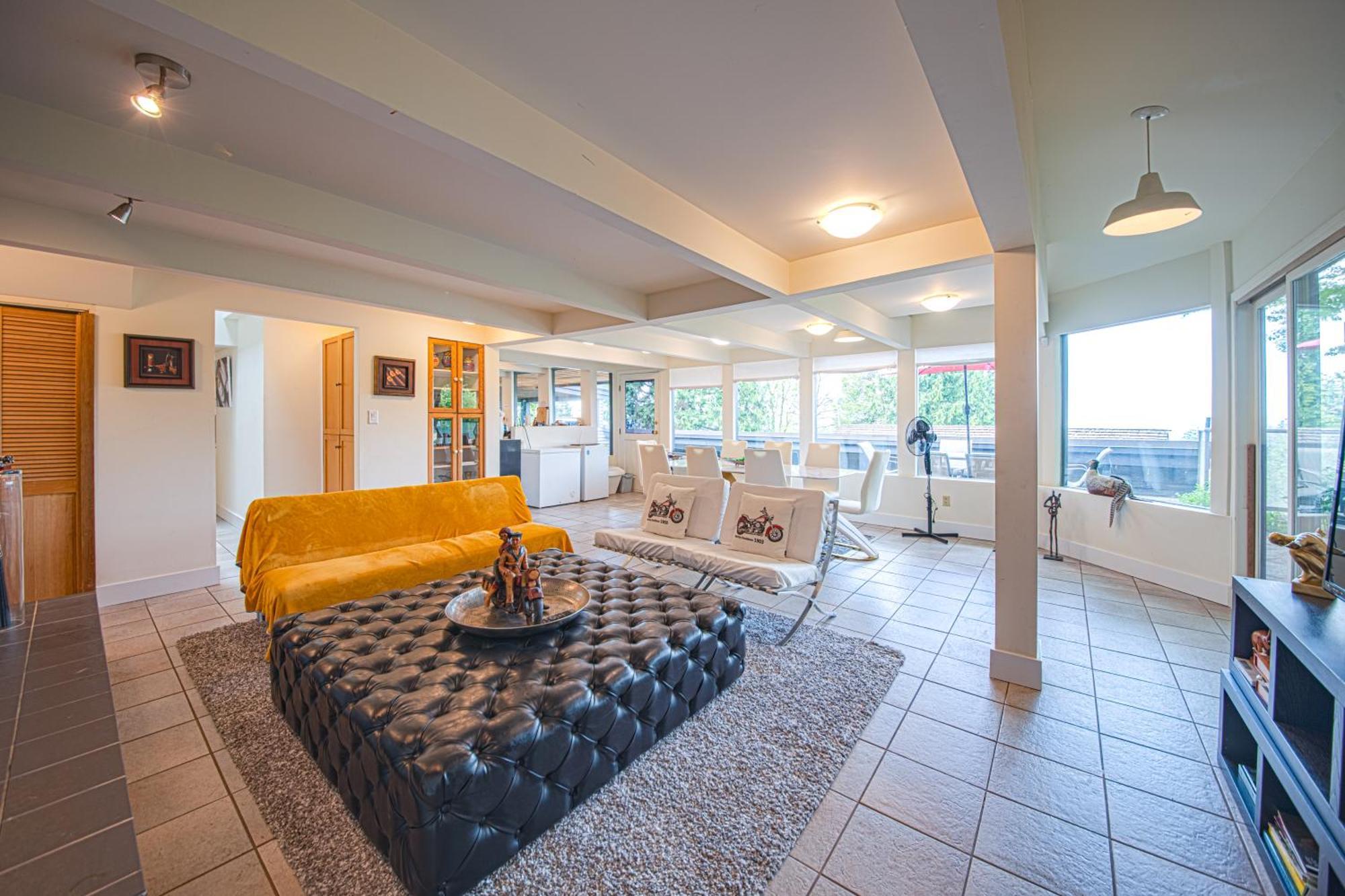 Grouse Cheerful Large Private Bedroom, Bath, Shared Deck, Pool, Hot Tub North Vancouver Buitenkant foto