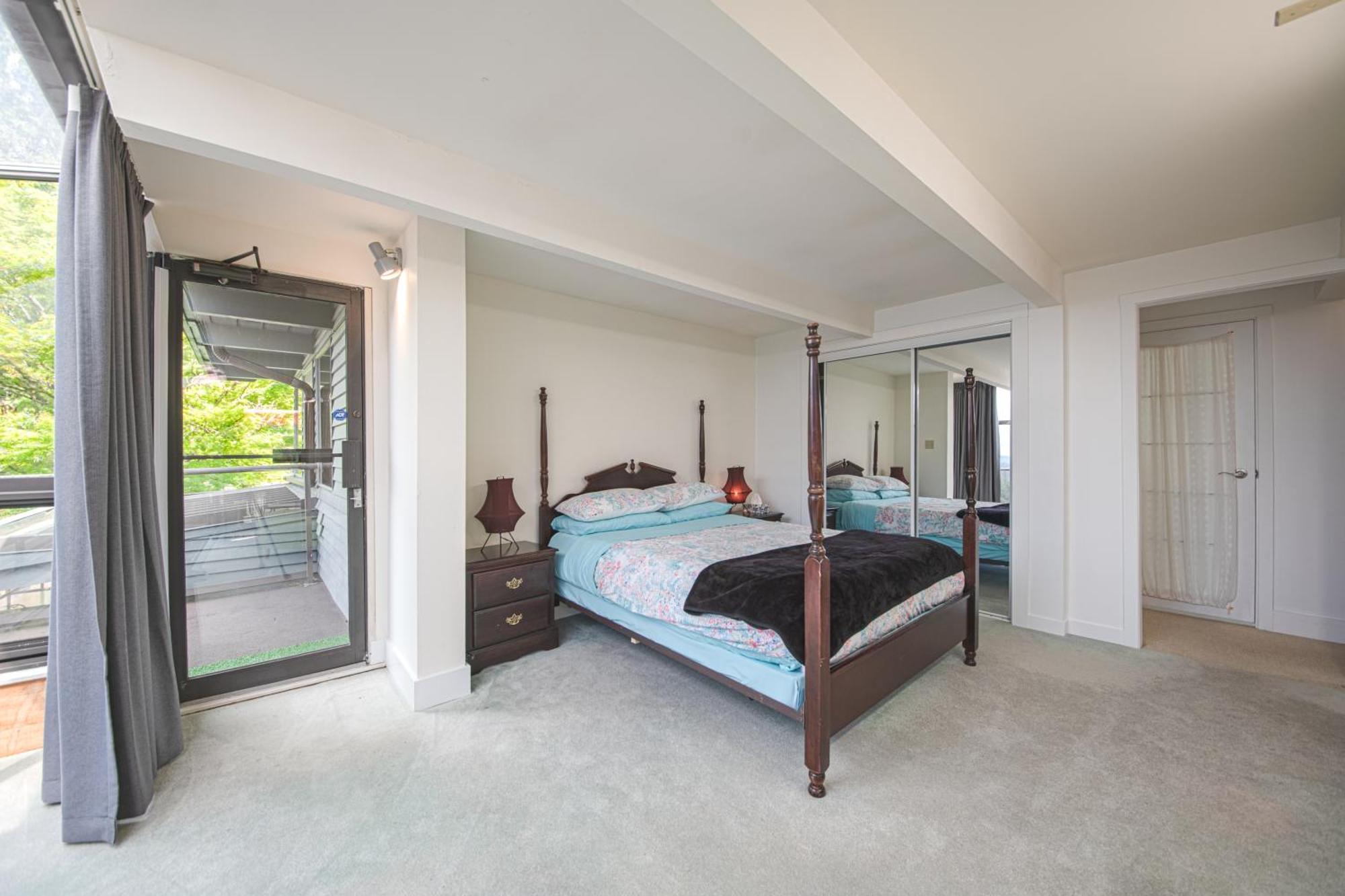Grouse Cheerful Large Private Bedroom, Bath, Shared Deck, Pool, Hot Tub North Vancouver Buitenkant foto